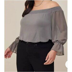 NWT Torrid Womens Gray Studio Knit Off Shoulder Smocked Chiffon Swing Top Large